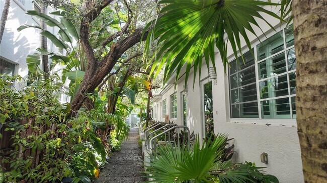 328 Euclid Ave in Miami Beach, FL - Building Photo - Building Photo