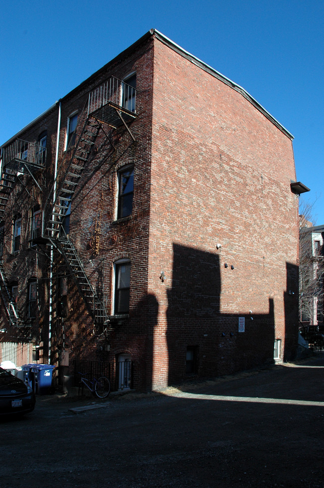 2 Wigglesworth St in Boston, MA - Building Photo - Building Photo