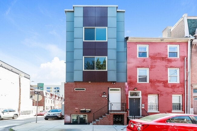 property at 917 N 15th St