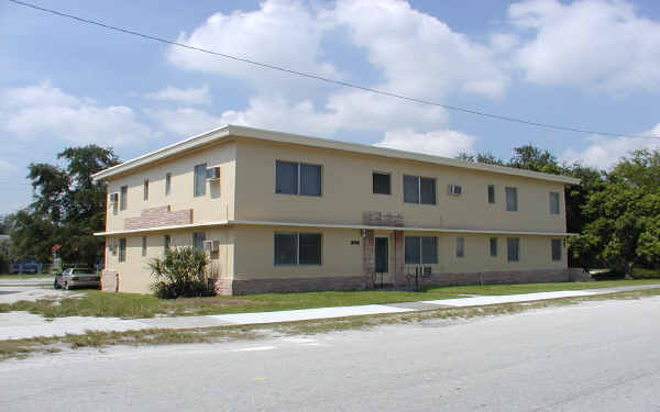 350 SW 15th Rd in Miami, FL - Building Photo - Building Photo