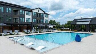 Evolve at Lake Norman in Mooresville, NC - Building Photo