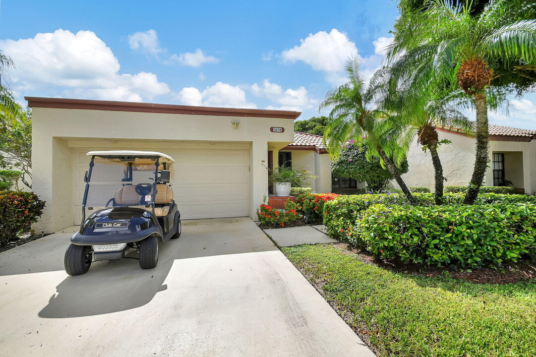 5678 Kiowa Cir in Boynton Beach, FL - Building Photo