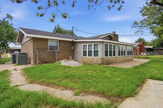 3717 N Eagle Ln in Bethany, OK - Building Photo - Building Photo
