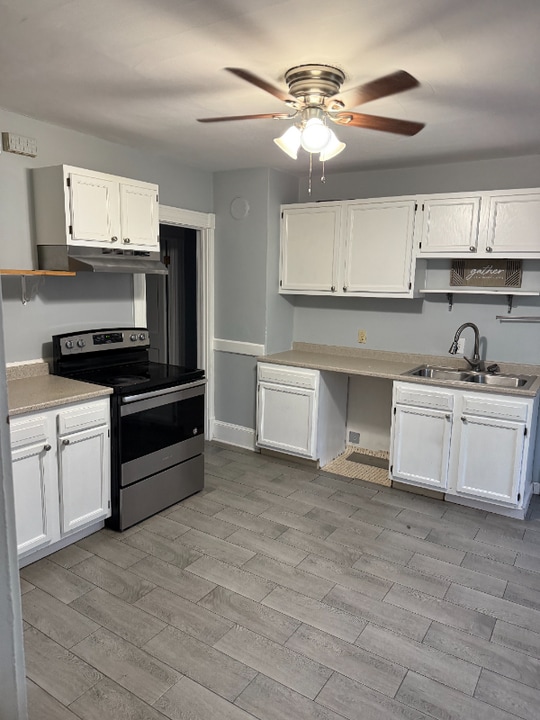 43 West St in Bristol, CT - Building Photo