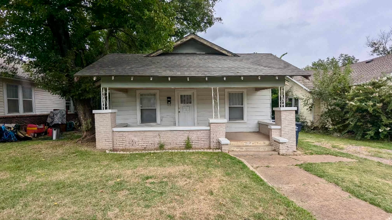 1007 N Broadway Ave in Shawnee, OK - Building Photo