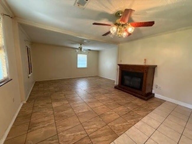 335 N Baronne St in Ponchatoula, LA - Building Photo - Building Photo