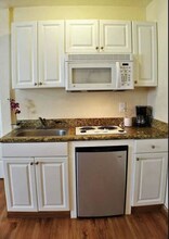 6424 Santa Monica Dr in Tampa, FL - Building Photo - Building Photo