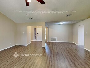 1208 Brookfield Ln in Mansfield, TX - Foto de edificio - Building Photo
