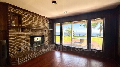 734 Myrtle Ave in Green Cove Springs, FL - Building Photo - Building Photo