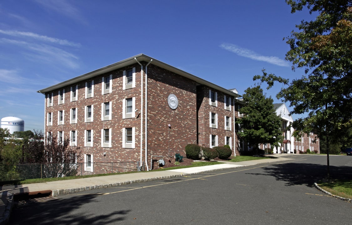 Gillette Manor in South Amboy, NJ - Building Photo