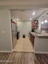 1282 Beach Blvd, Unit 114 in Biloxi, MS - Building Photo - Building Photo
