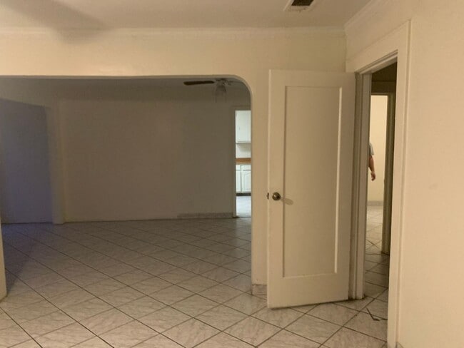 1815 Potomac Ave in Bakersfield, CA - Building Photo - Building Photo