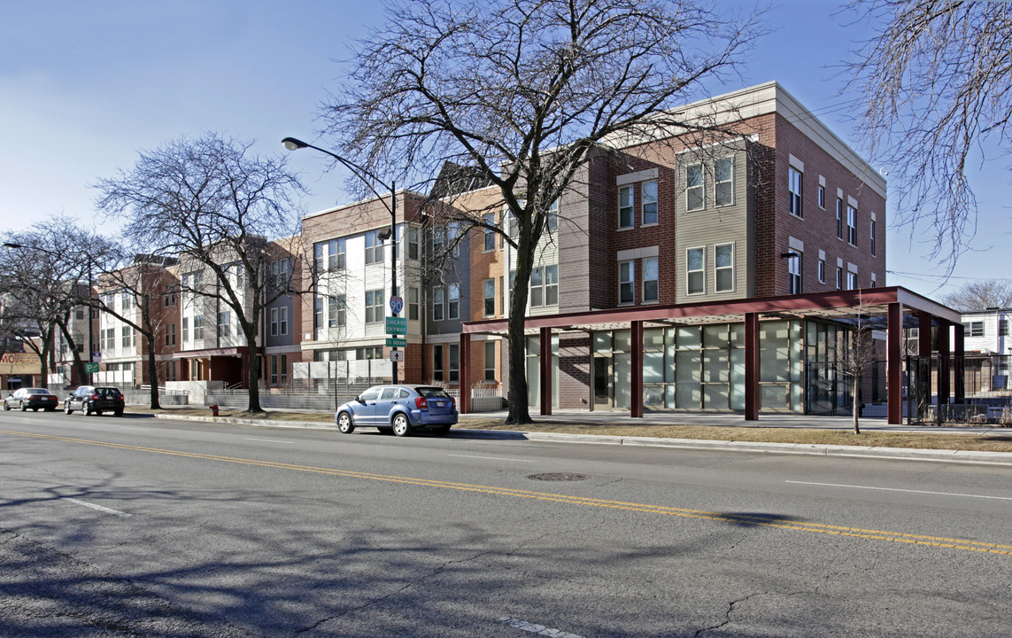 The Jackson at Woodlawn Park in Chicago, IL - Building Photo