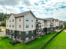 Grosvenor Square in Knoxville, TN - Building Photo