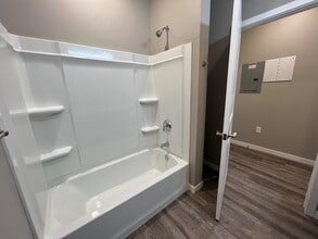 4460 S 26th St in Greenfield, WI - Building Photo - Building Photo