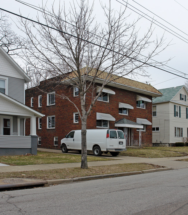 2096 12th St SW in Akron, OH - Building Photo - Building Photo