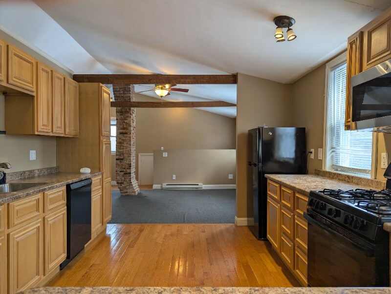 60 Dog Hill Rd, Unit B in Killingly, CT - Building Photo