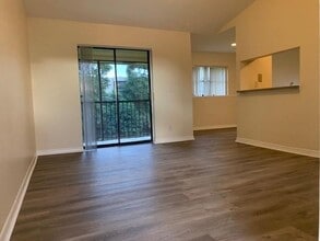 4084 NW 87th Ave in Sunrise, FL - Building Photo - Building Photo