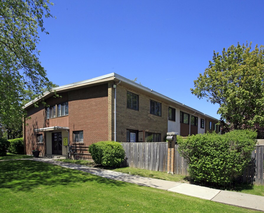 Dorset Residences in Toronto, ON - Building Photo