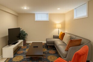 2804 Greenway Blvd in Falls Church, VA - Building Photo