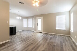 315 Marquitos Dr in Kyle, TX - Building Photo - Building Photo