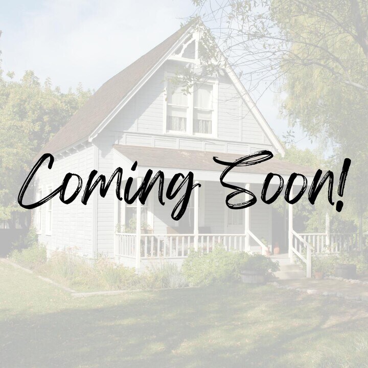 209 Lake St SE in Ilwaco, WA - Building Photo