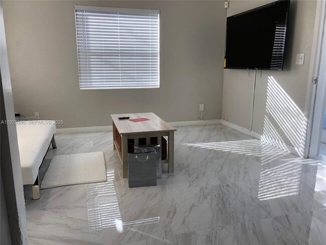 1938 Sheridan St in Hollywood, FL - Building Photo - Building Photo