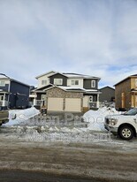 10422 133 Ave. in Grande Prairie, AB - Building Photo