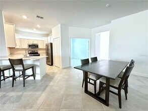 8225 Shr Lk Dr in Englewood, FL - Building Photo - Building Photo