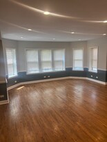 7725 S Kingston Ave in Chicago, IL - Building Photo