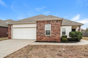 7104 Eagles Landing in Oklahoma City, OK - Building Photo