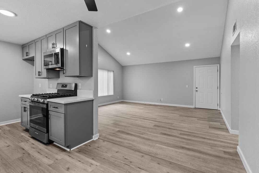 8101 Larson Ave in Garden Grove, CA - Building Photo