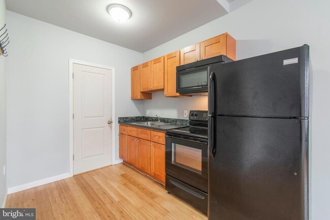 3313 N Park Ave, Unit 2 in Philadelphia, PA - Building Photo - Building Photo