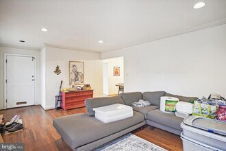 5215 Brookeway Dr in Bethesda, MD - Building Photo - Building Photo