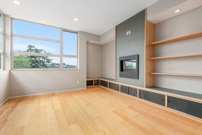 2351 Yale Ave E in Seattle, WA - Building Photo - Building Photo
