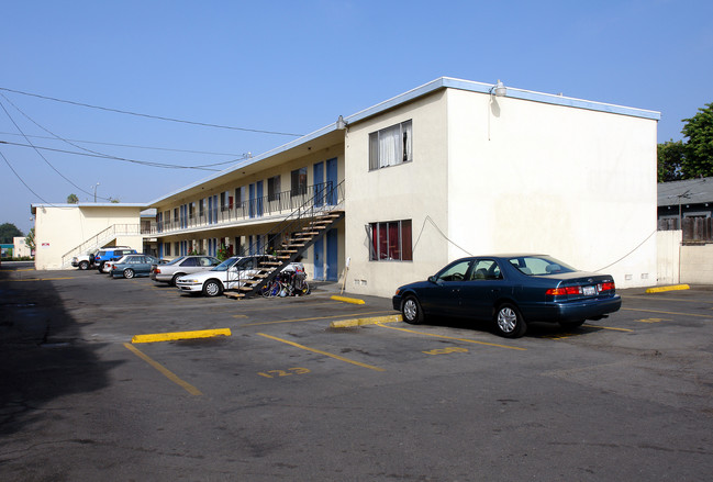 Glory Arms Apartments in Lawndale, CA - Building Photo - Building Photo