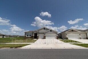 1813 Walnut Crk Dr in Kissimmee, FL - Building Photo