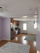 2864 Fort Bridgman Rd, Unit 2 in Vernon, VT - Building Photo
