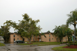 West Sunset Palm Apartments