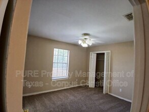 1818 Rodd Fld in Corpus Christi, TX - Building Photo - Building Photo