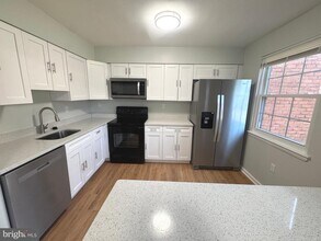 4826 Grand Bend Dr in Catonsville, MD - Building Photo - Building Photo