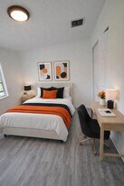 2035 Nassau Dr in Riviera Beach, FL - Building Photo