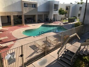 3002 N 70th St, Unit 240 in Scottsdale, AZ - Building Photo - Building Photo