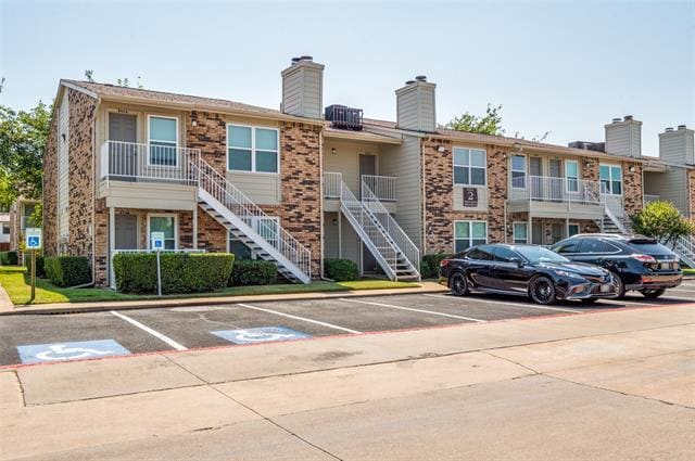 2200 E Trinity Mls Rd in Carrollton, TX - Building Photo - Building Photo