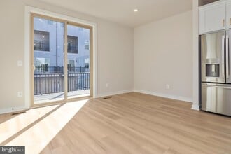 2176 Glacier Rd in Herndon, VA - Building Photo - Building Photo