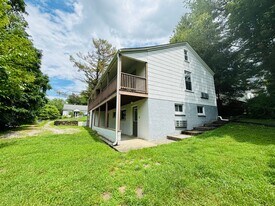 821 Montgomery St in Blacksburg, VA - Building Photo