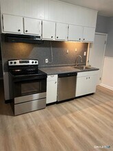 19 Woodland St in Bristol, CT - Building Photo - Building Photo