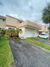 8239 NW 8th Ct in Plantation, FL - Building Photo - Building Photo