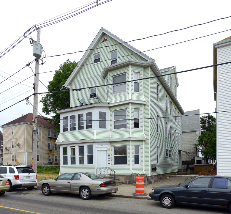 361 Coggeshall St in New Bedford, MA - Building Photo