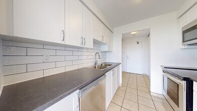 Empress Gates Apartments in London, ON - Building Photo - Building Photo